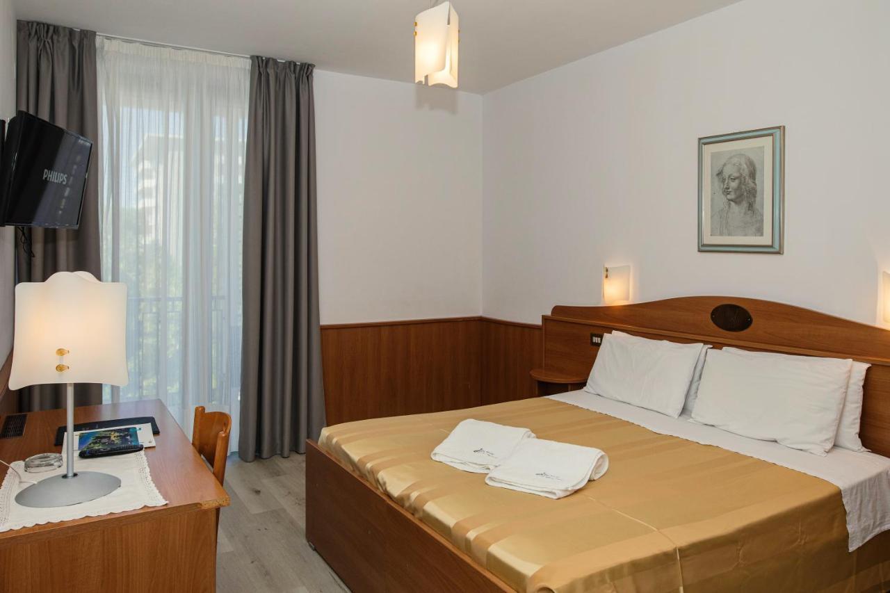 Hotel Leonardo Da Vinci Wellness Spa Bibione Exterior photo