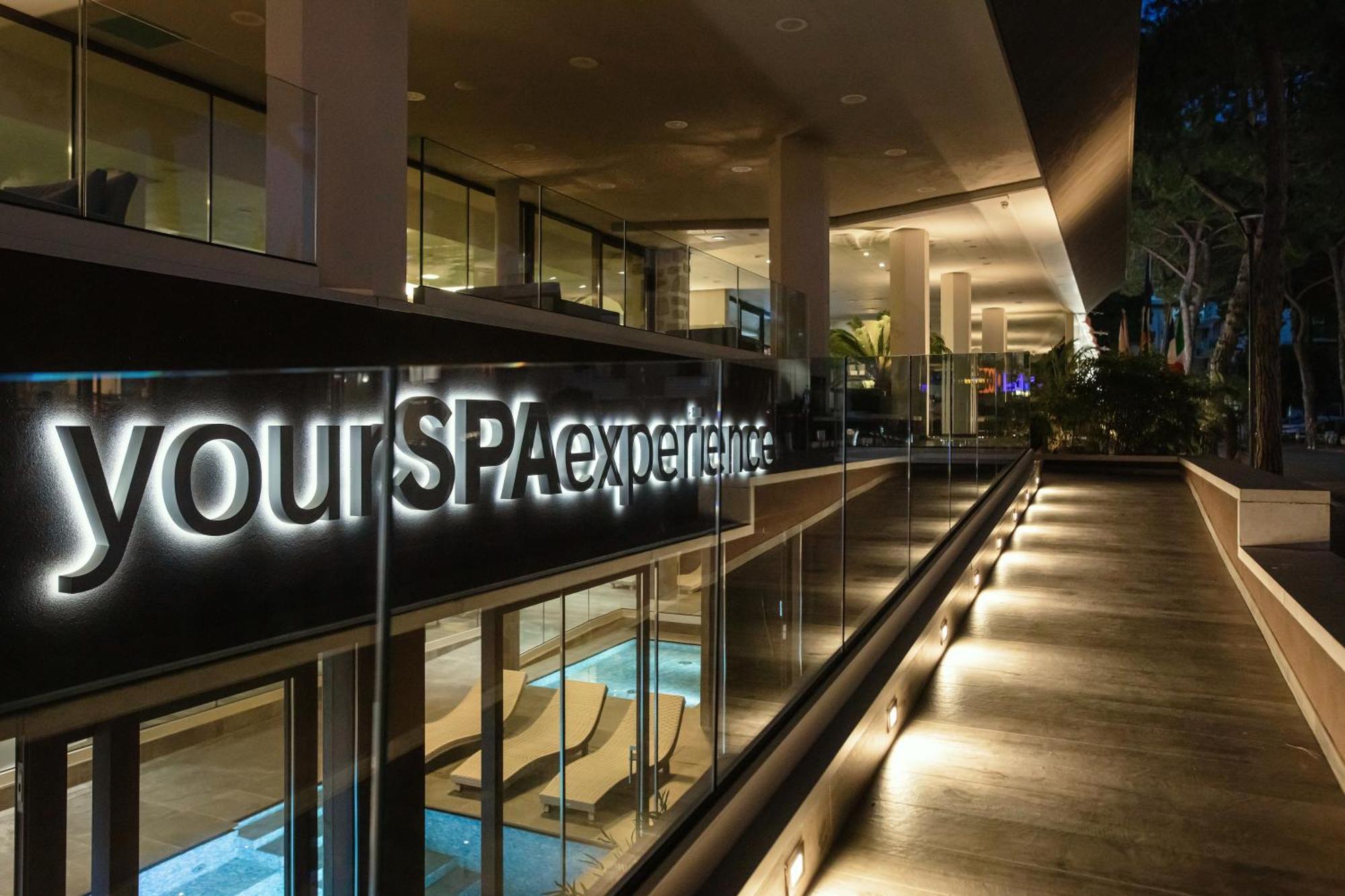 Hotel Leonardo Da Vinci Wellness Spa Bibione Exterior photo