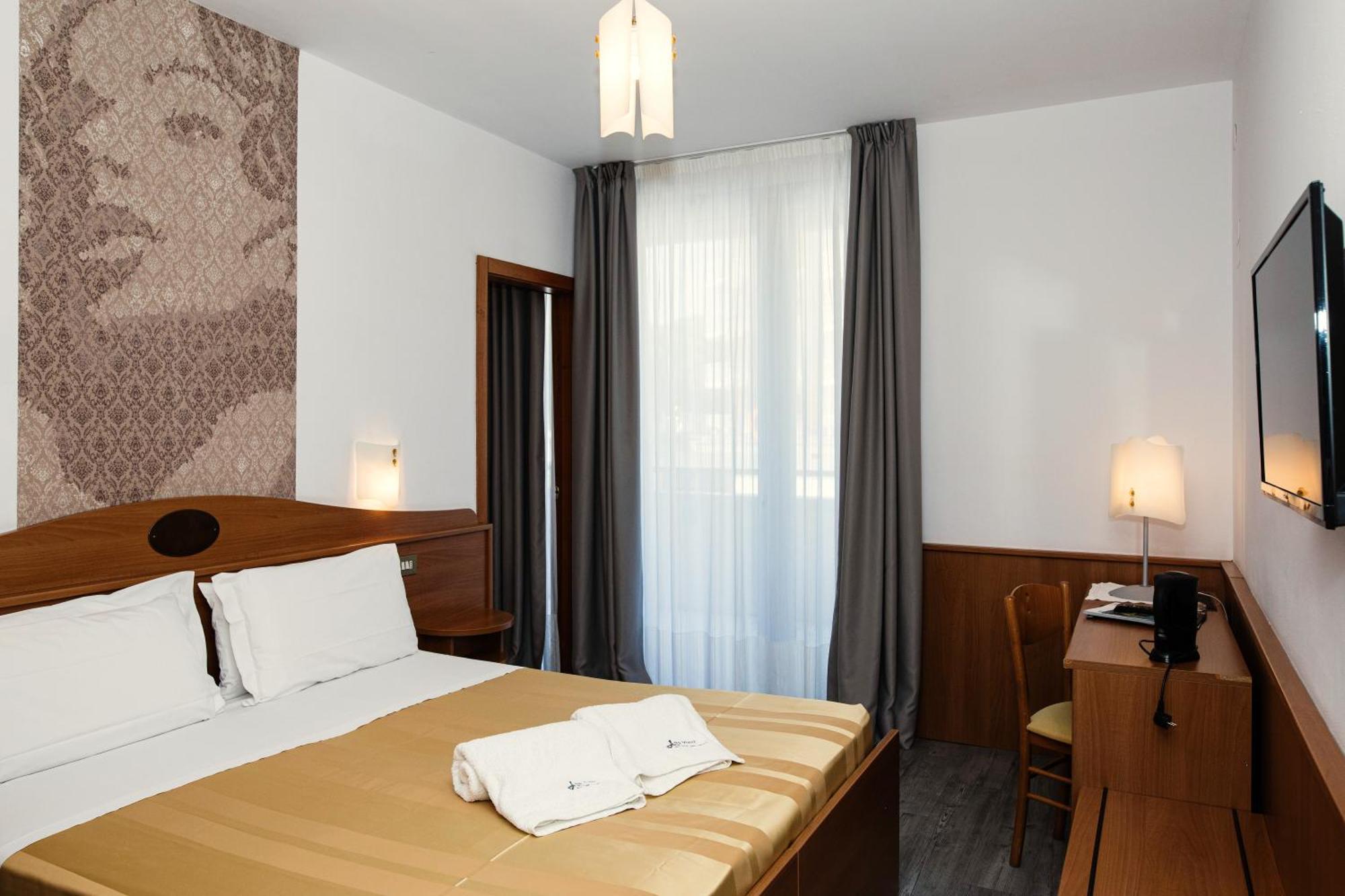 Hotel Leonardo Da Vinci Wellness Spa Bibione Exterior photo